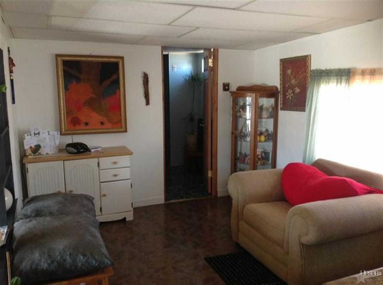 120 Egolf St, Churubusco, IN 46723 photo 5