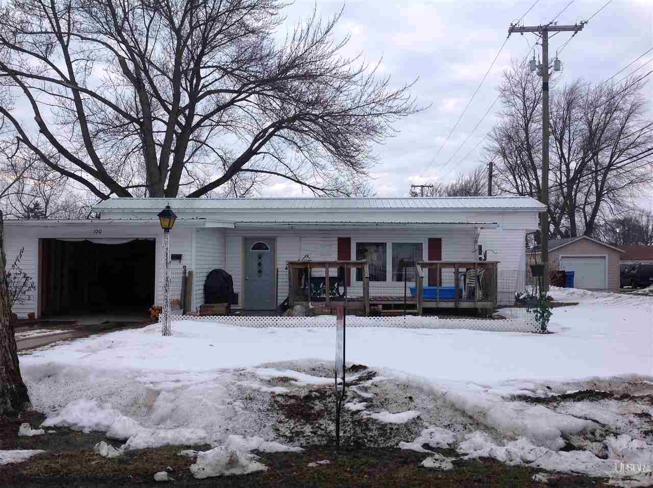 120 Egolf St, Churubusco, IN 46723 photo 1