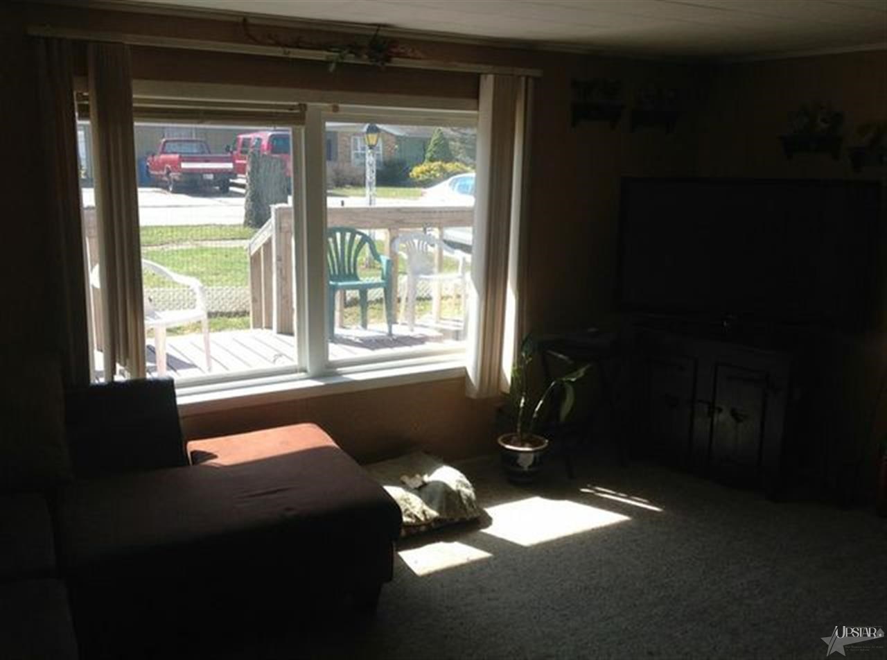 120 Egolf St, Churubusco, IN 46723 photo 3