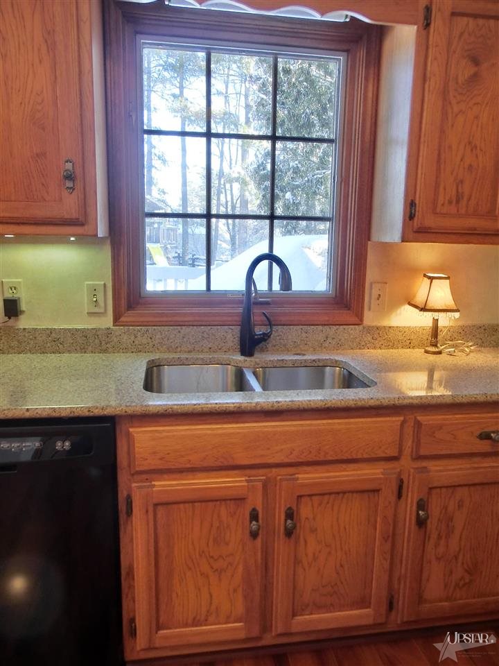 5635 Oak Pointe Dr, Fort Wayne, IN 46845 photo 9