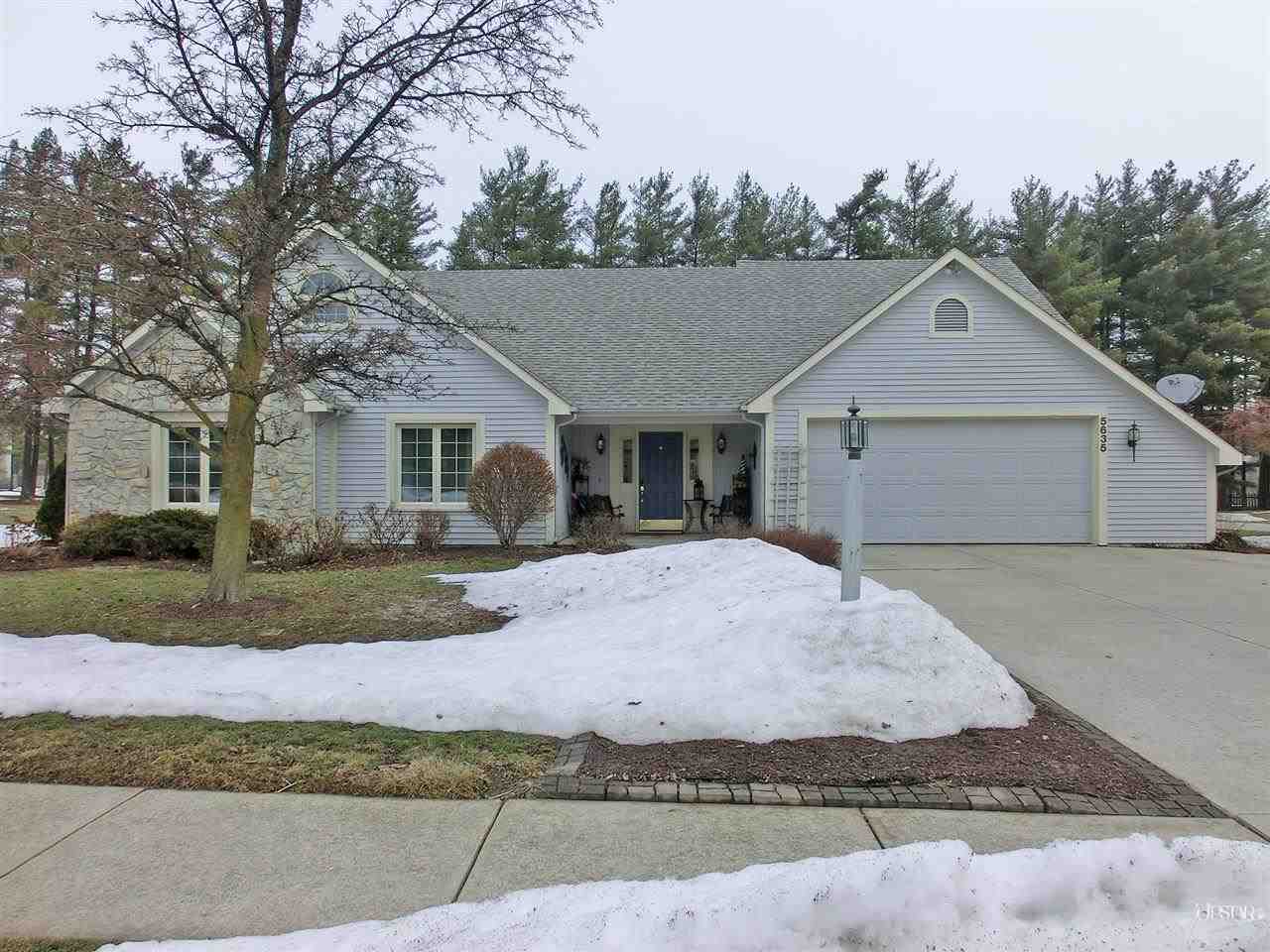 5635 Oak Pointe Dr, Fort Wayne, IN 46845 photo 1