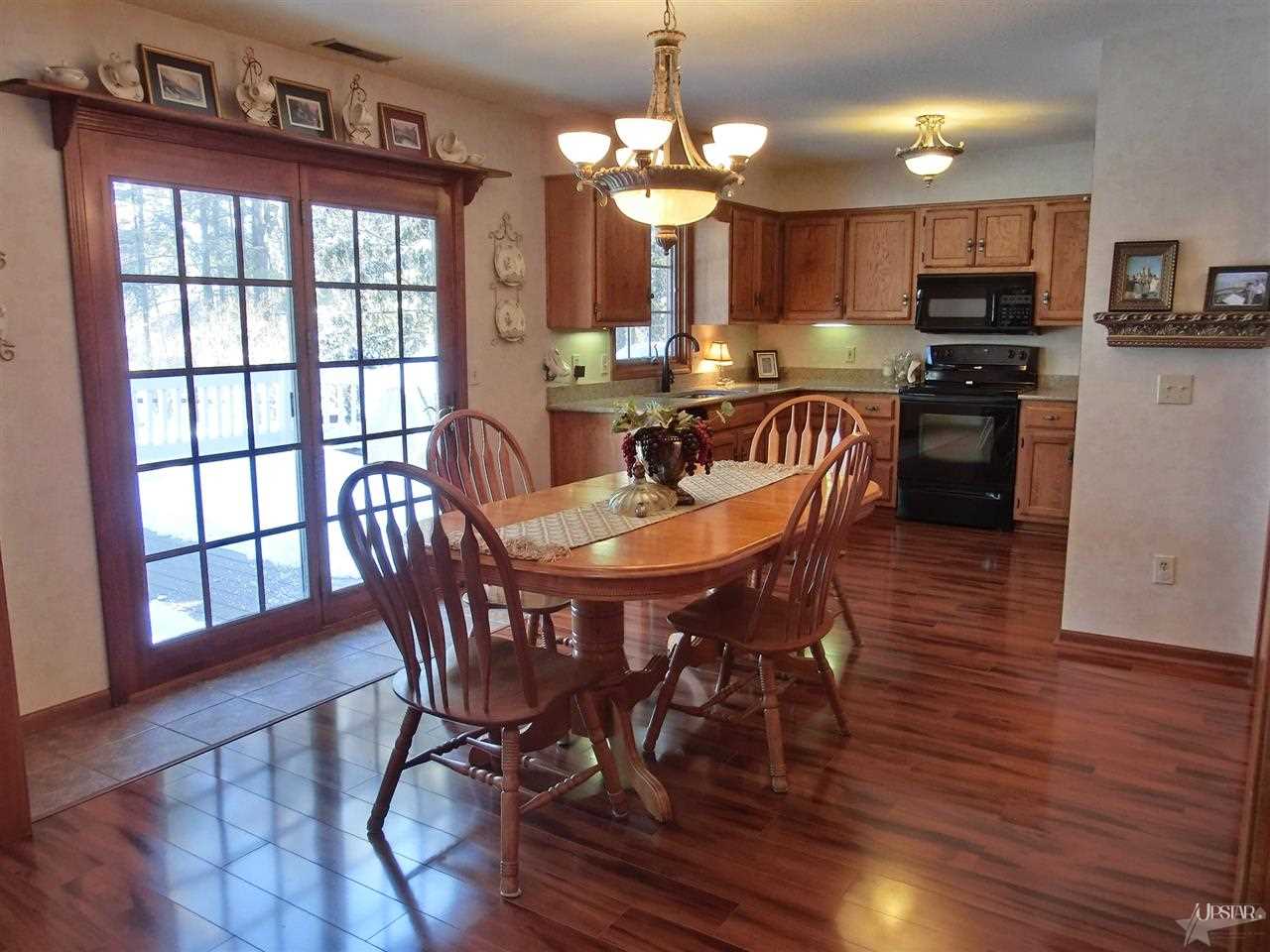 5635 Oak Pointe Dr, Fort Wayne, IN 46845 photo 7