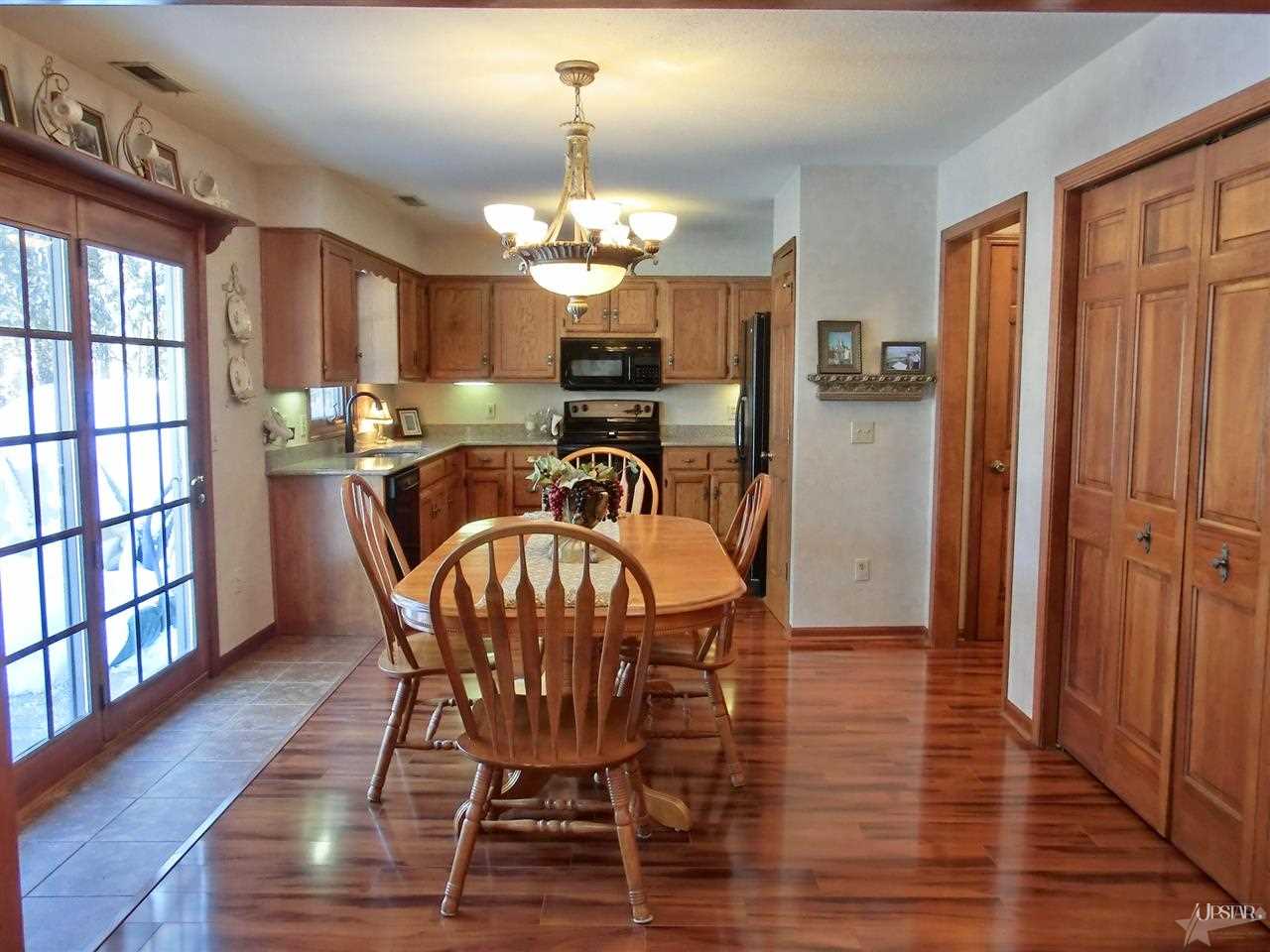 5635 Oak Pointe Dr, Fort Wayne, IN 46845 photo 6