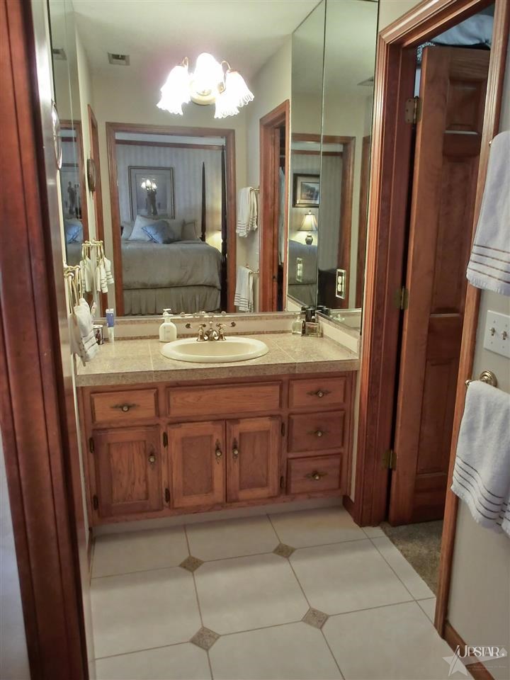 5635 Oak Pointe Dr, Fort Wayne, IN 46845 photo 13