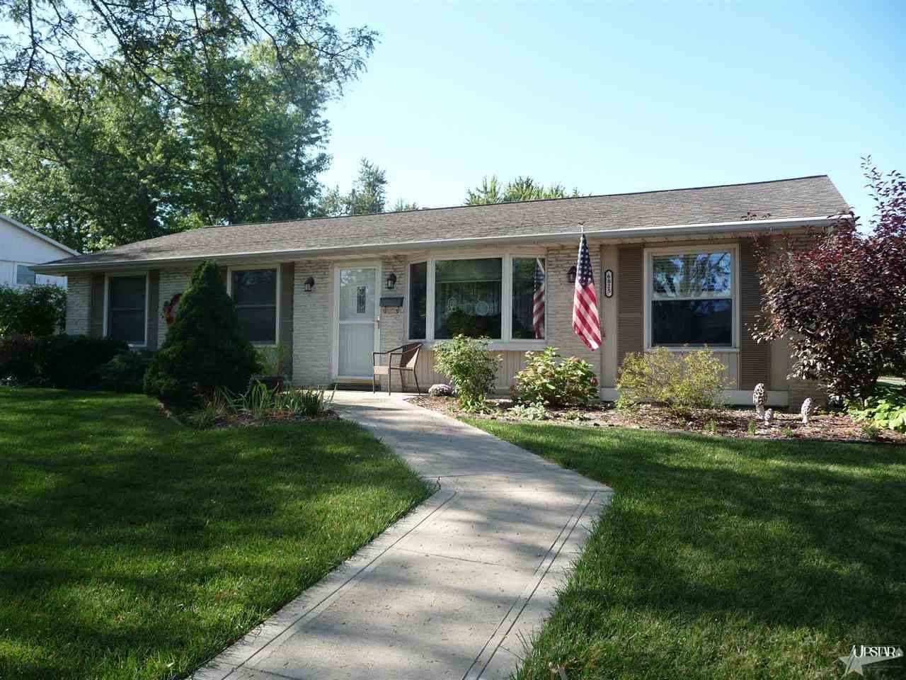 6825 Mimosa Ln, Fort Wayne, IN 46825 photo 1