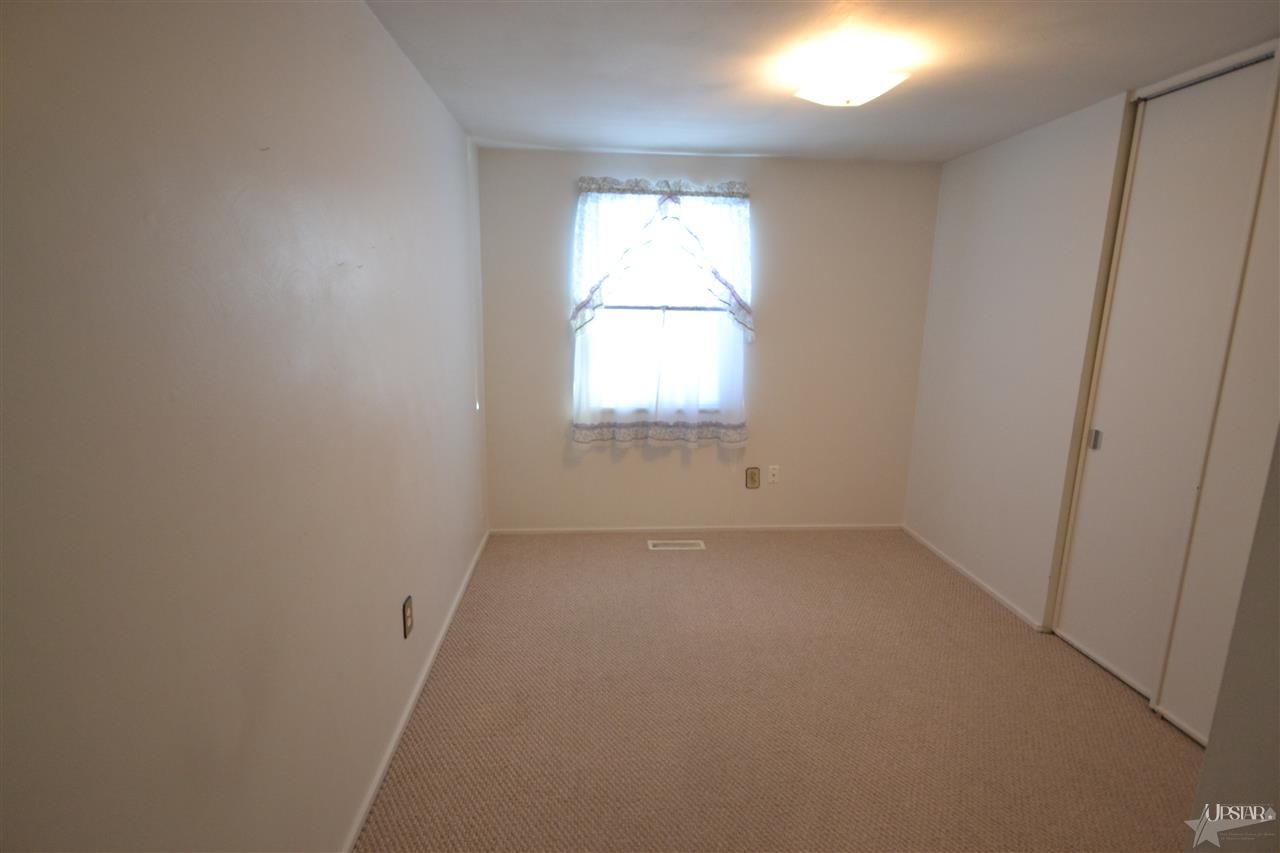 5910 S Bend Dr, Fort Wayne, IN 46804 photo 9