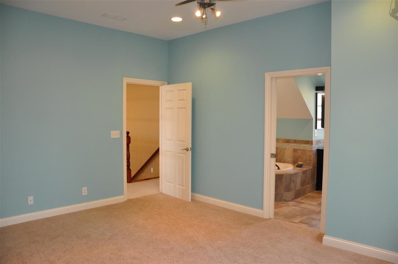 10000 Motz Rd, Evansville, IN 47720 photo 18