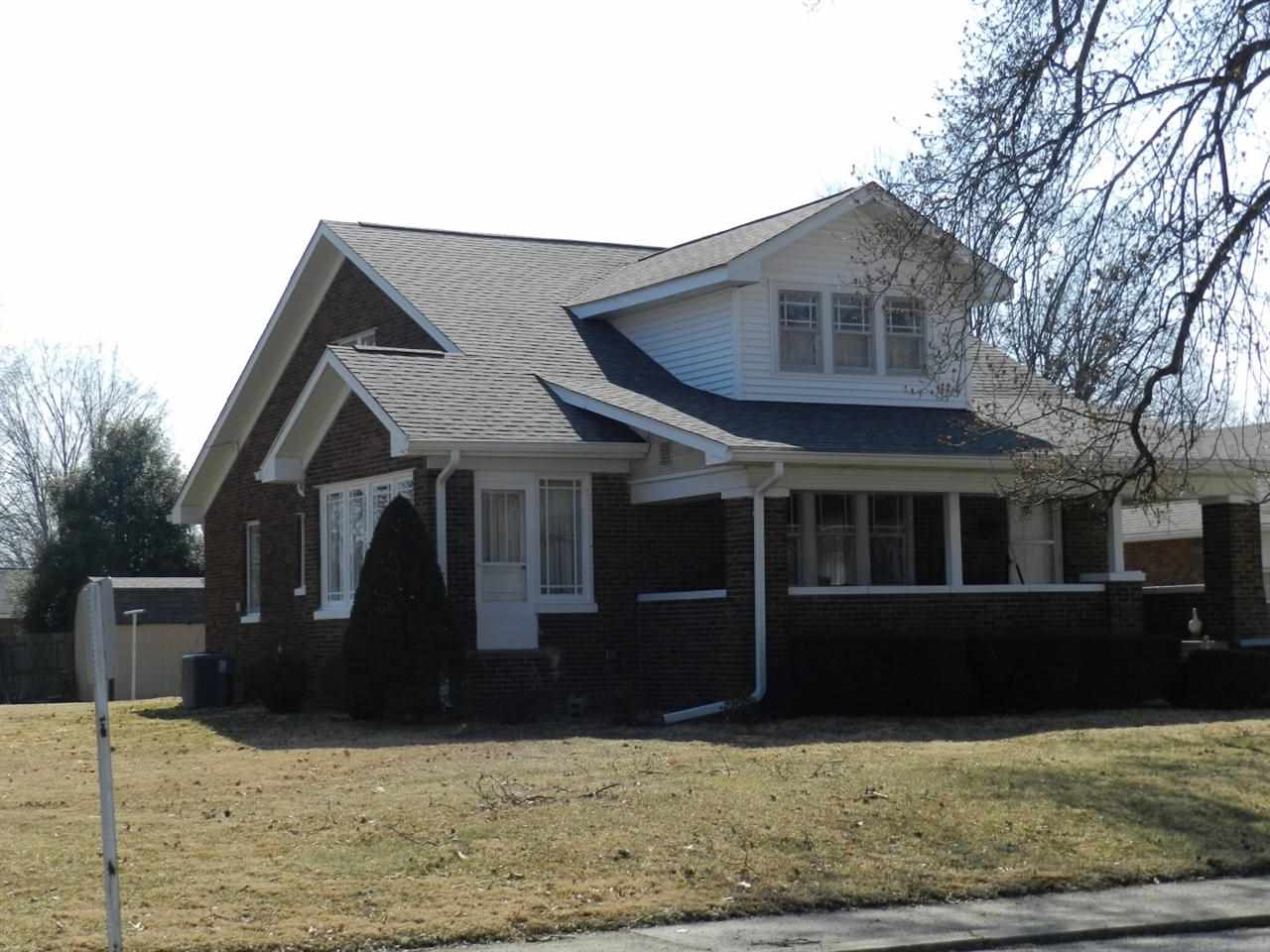 607 E Locust St, Fort Branch, IN 47648 photo 1
