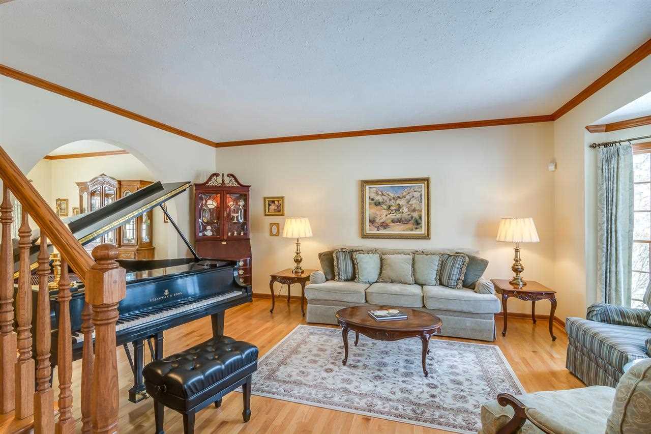 50514 Prestonwood Ct, Granger, IN 46530 photo 5