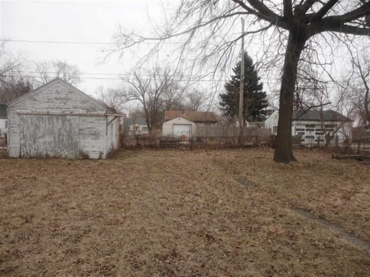 2905 S Nebraska St, Marion, IN 46953 photo 3