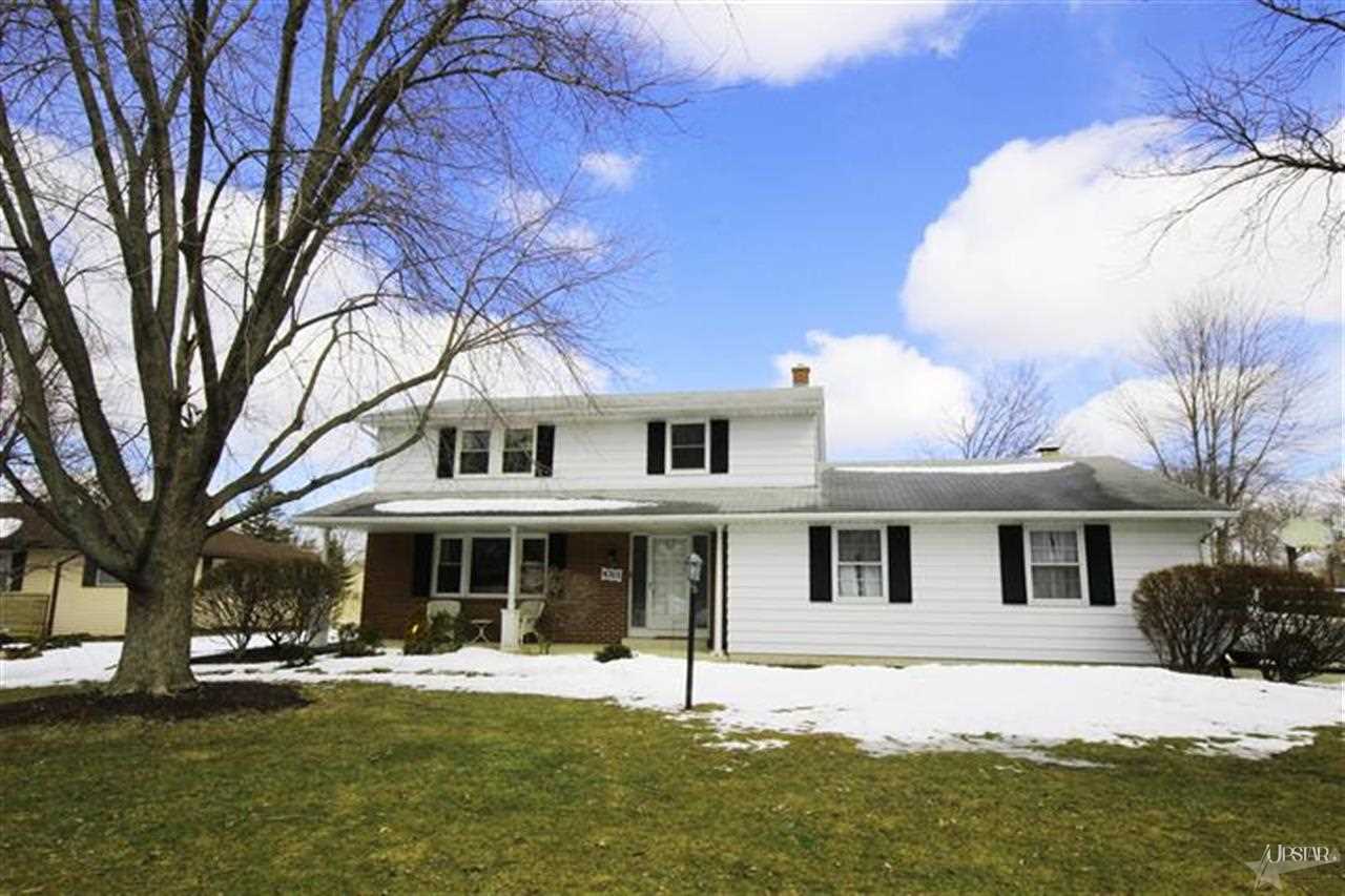 4315 Dalewood Dr, Fort Wayne, IN 46815 photo 2