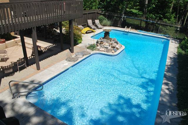 1326 Old Lantern Trl, Fort Wayne, IN 46845 photo 3
