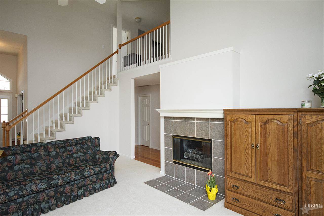 8824 Sandpiper Ct, Fort Wayne, IN 46804 photo 4