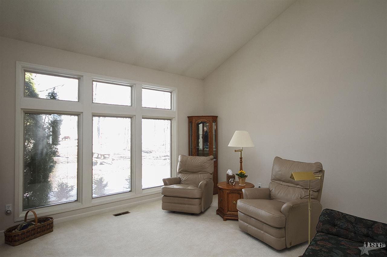 8824 Sandpiper Ct, Fort Wayne, IN 46804 photo 3