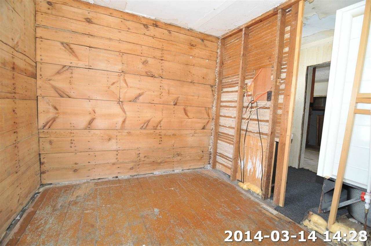 117 James St, Butler, IN 46721 photo 7