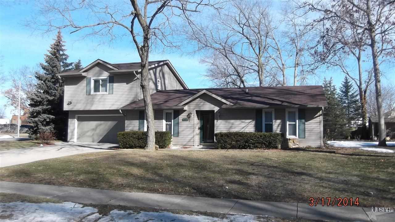 6321 Bennington Dr, Fort Wayne, IN 46815 photo 2