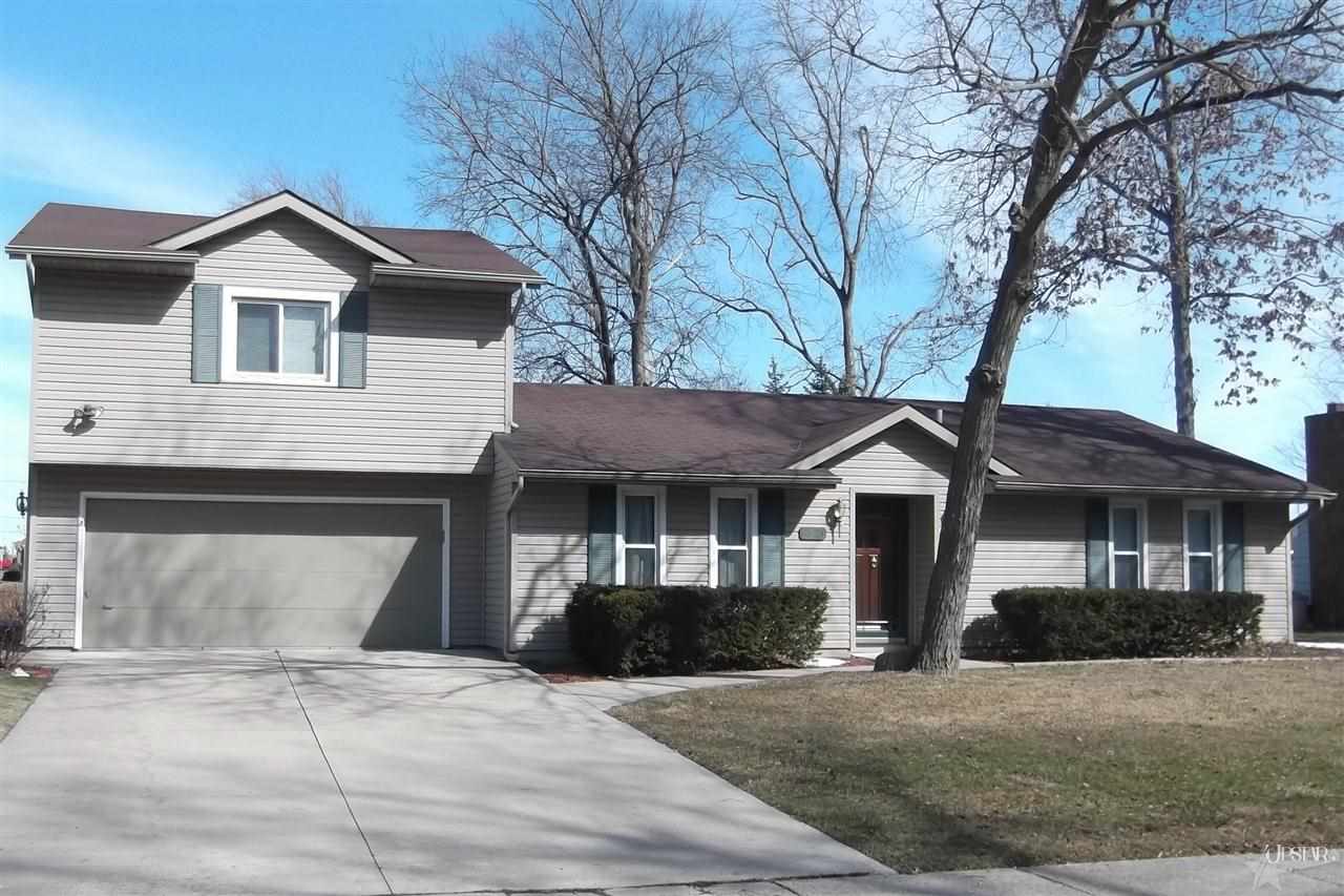 6321 Bennington Dr, Fort Wayne, IN 46815 photo 1
