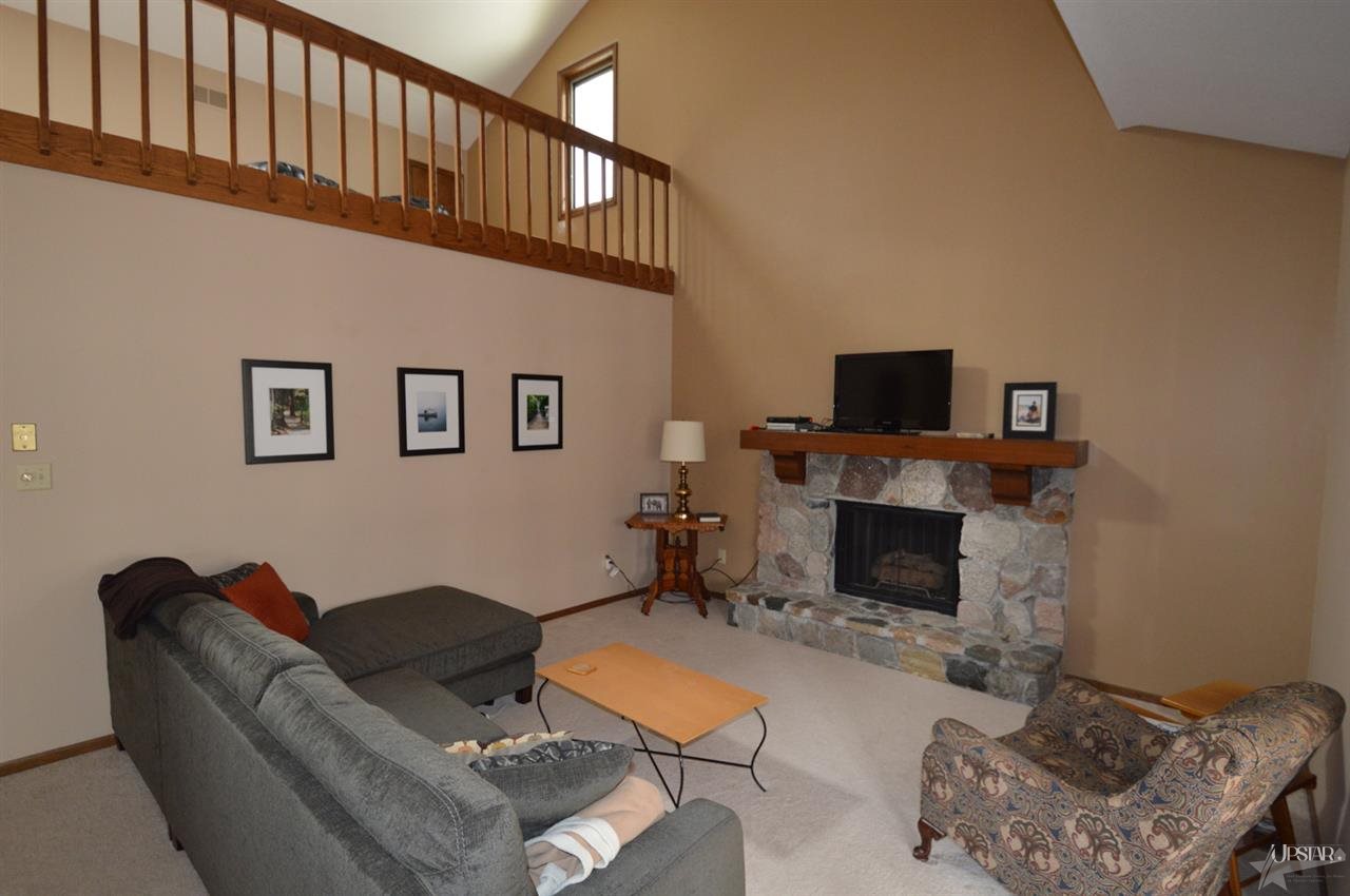 10624 Lake Pointe Dr, Fort Wayne, IN 46845 photo 6