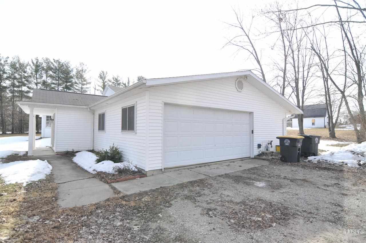 1620 Gillieron Rd, Fort Wayne, IN 46825 photo 2