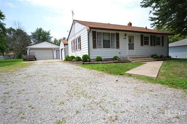 2204 Dellwood Dr, Fort Wayne, IN 46803 photo 2