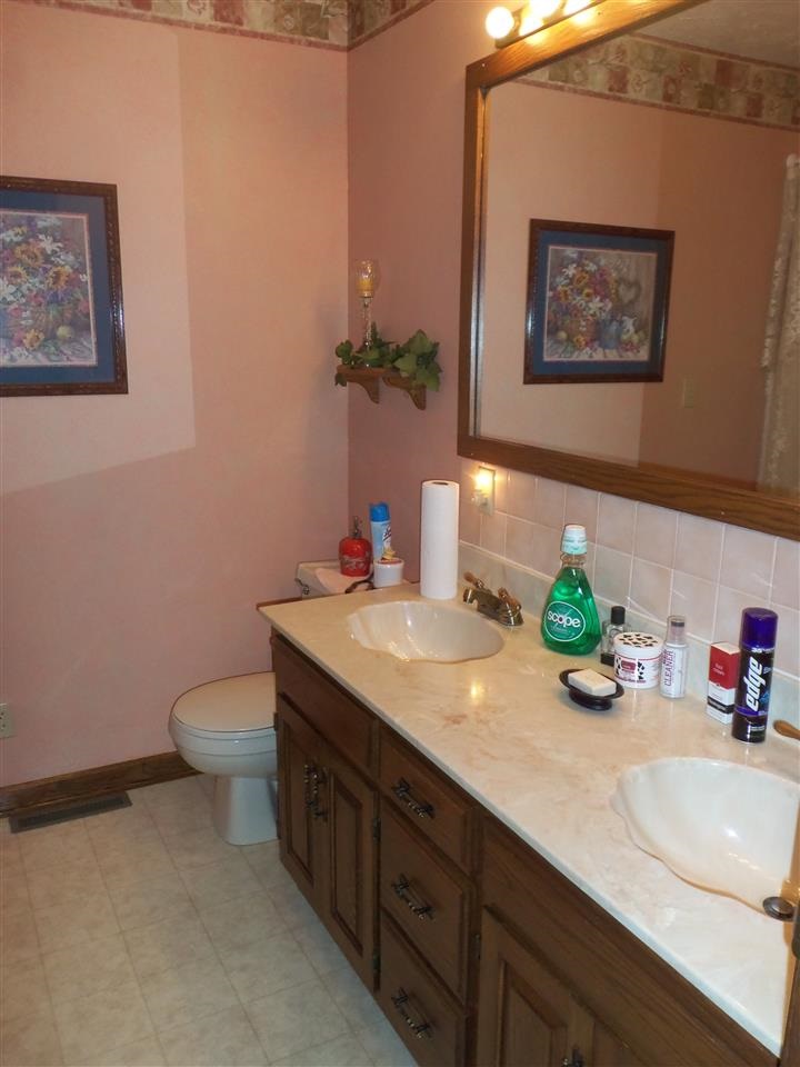 1699 Elliott Dr, Winslow, IN 47598 photo 8