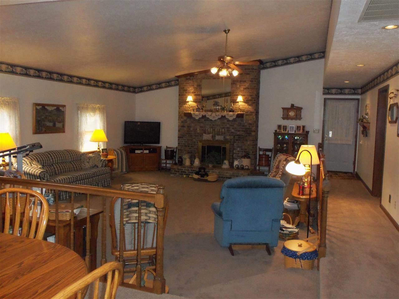 1699 Elliott Dr, Winslow, IN 47598 photo 2