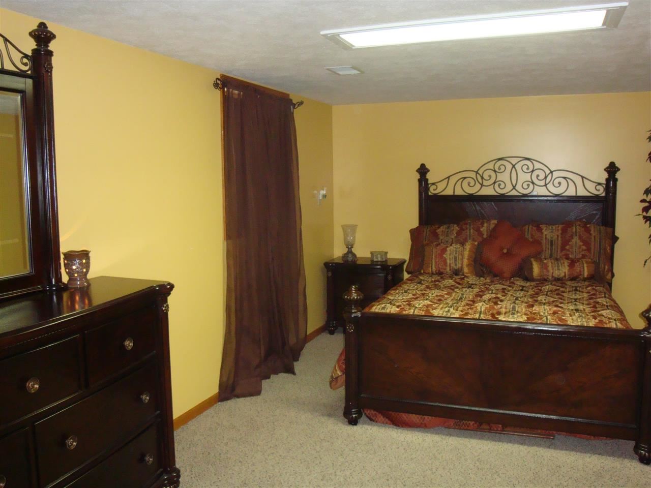 57822 Sunbury Dr, Elkhart, IN 46517 photo 8