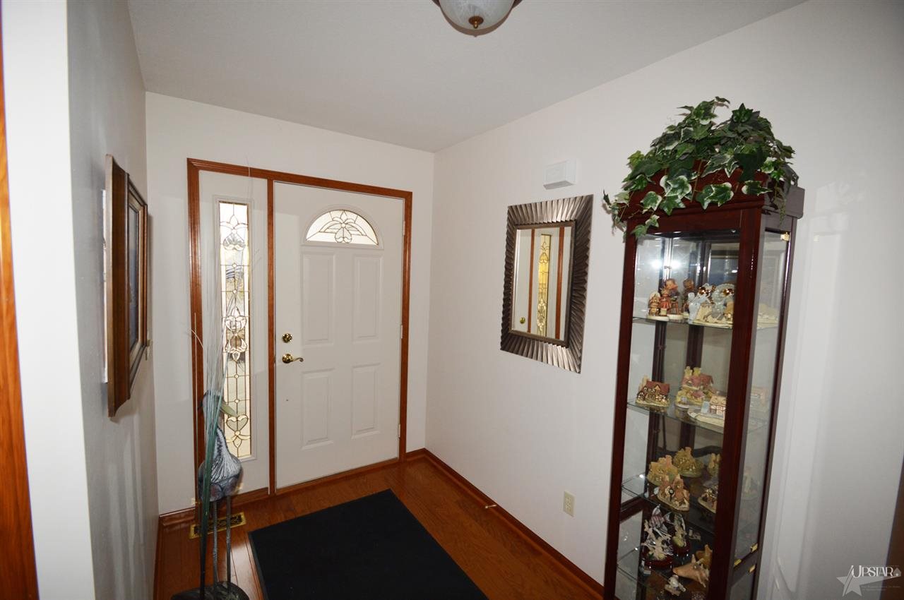 3715 Flowing Brook Dr, Fort Wayne, IN 46818 photo 4
