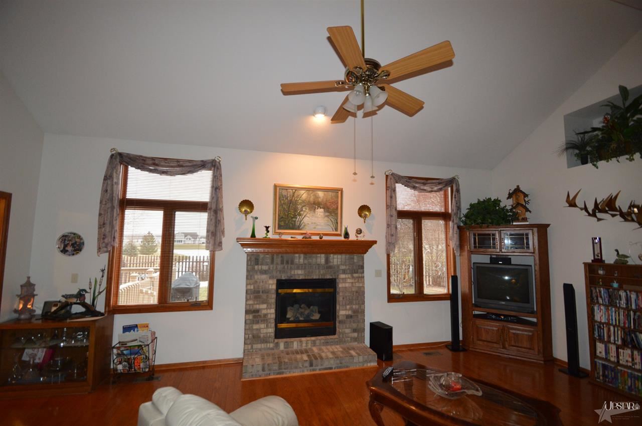 3715 Flowing Brook Dr, Fort Wayne, IN 46818 photo 8