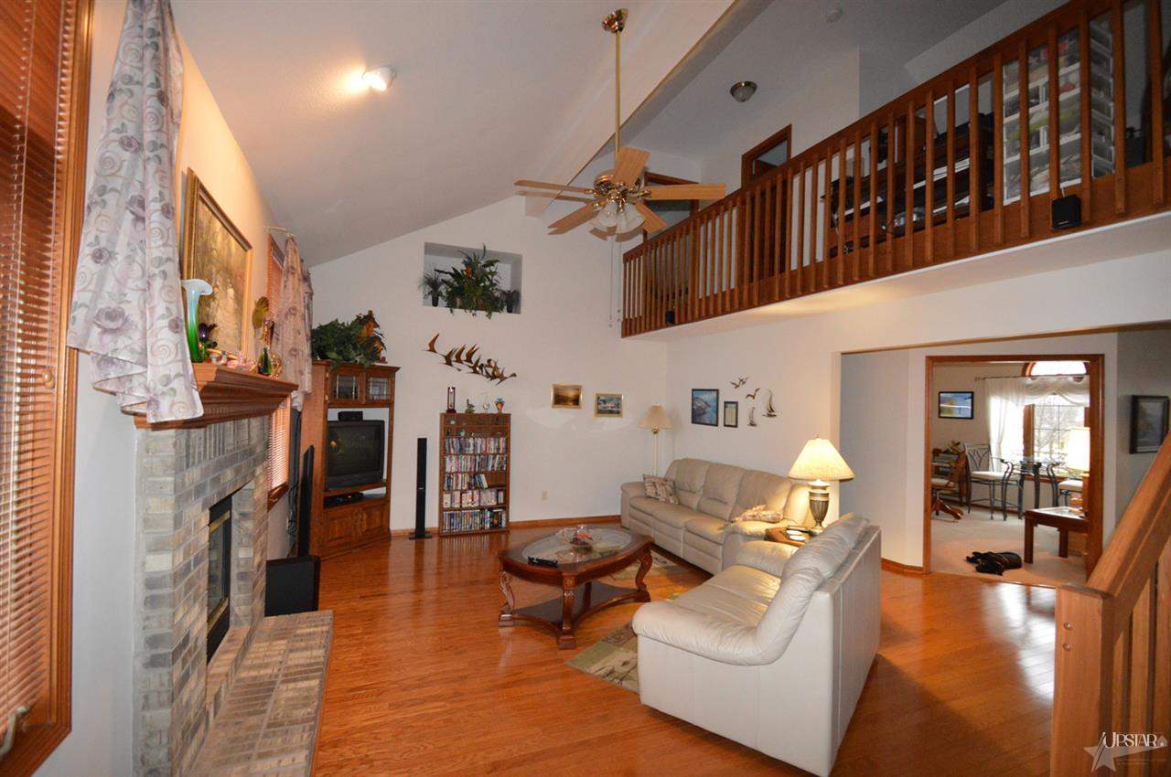 3715 Flowing Brook Dr, Fort Wayne, IN 46818 photo 5