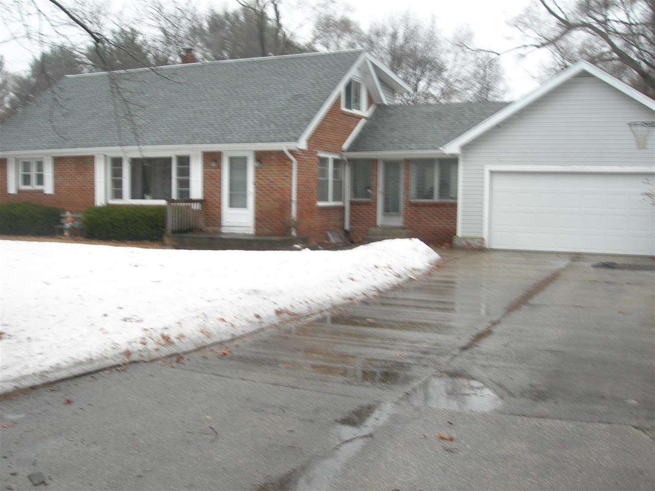 2052 E Lasalle Ave, Mishawaka, IN 46545 photo 1
