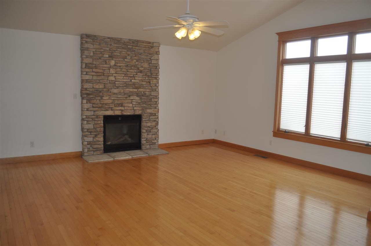 702 E 21st St, Ferdinand, IN 47532 photo 4