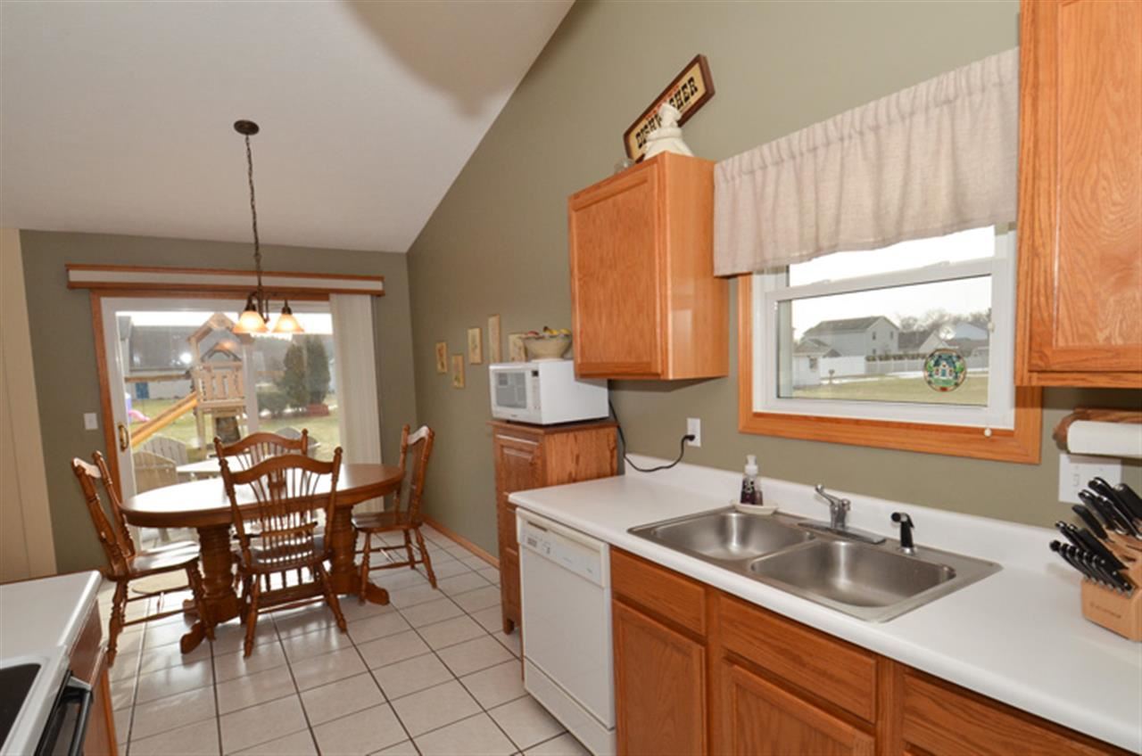55050 Patrician Park Dr, Osceola, IN 46561 photo 2