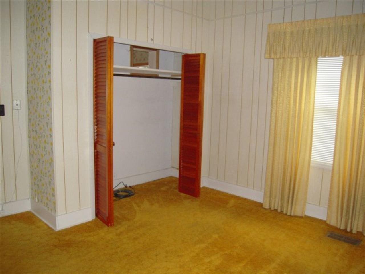 355 E Green St, Frankfort, IN 46041 photo 11