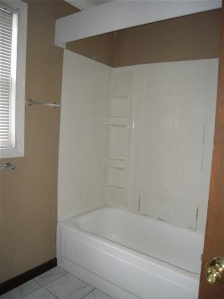355 E Green St, Frankfort, IN 46041 photo 14