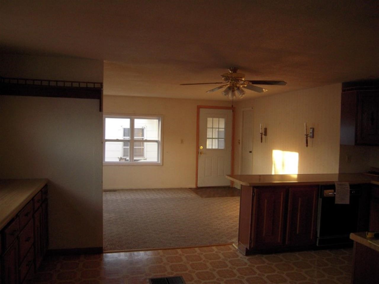 355 E Green St, Frankfort, IN 46041 photo 8