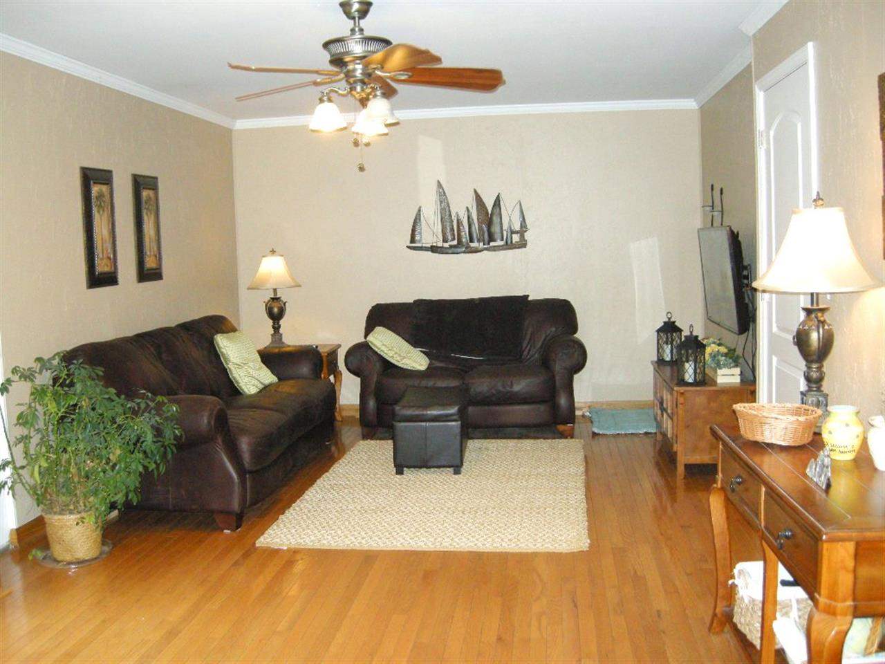 5122 E Sherwood Dr, Newburgh, IN 47630 photo 2