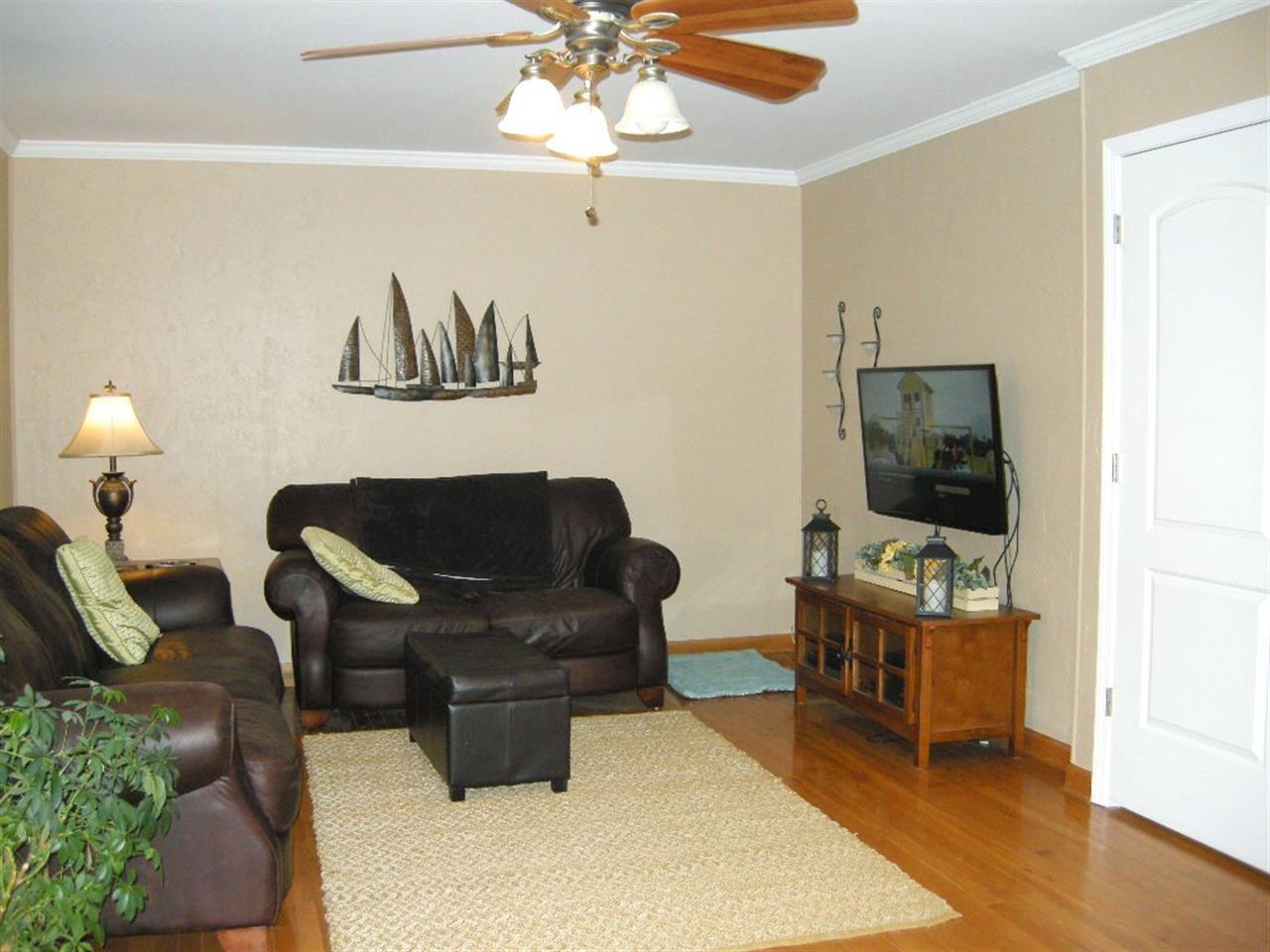 5122 E Sherwood Dr, Newburgh, IN 47630 photo 3