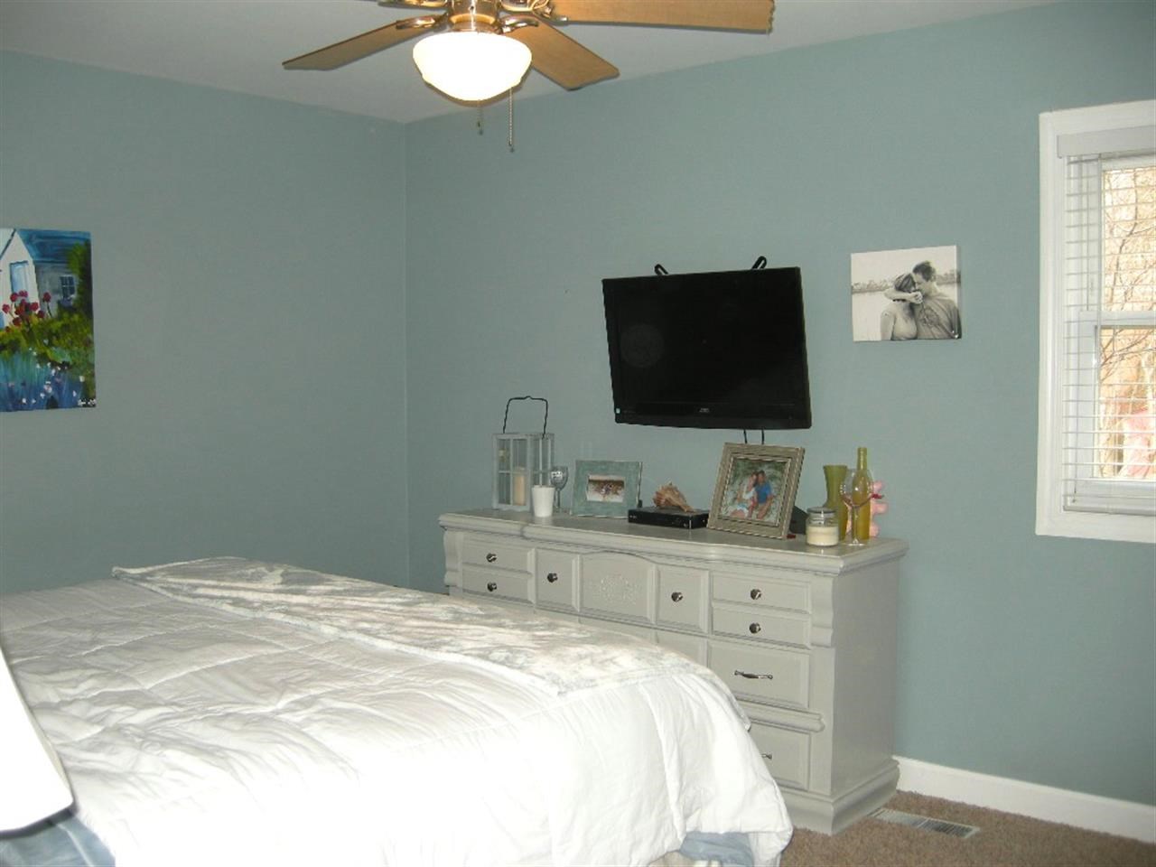 5122 E Sherwood Dr, Newburgh, IN 47630 photo 9