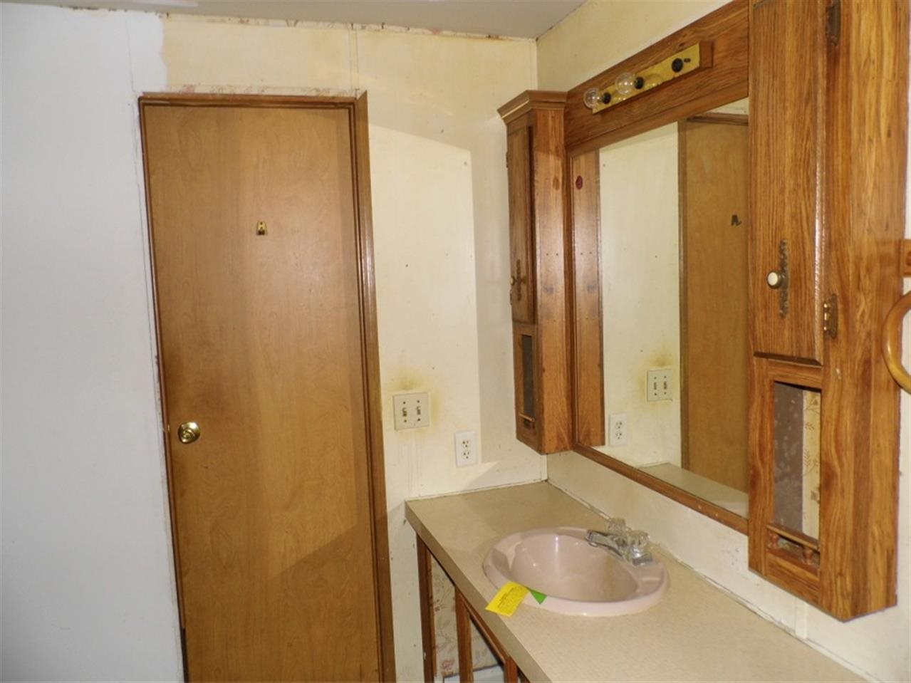 8819 W Division Line Rd, Delphi, IN 46923 photo 6
