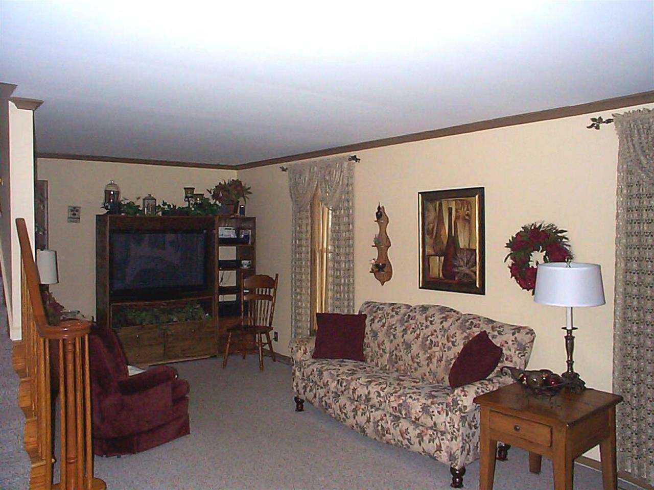 248 W Main St, Butler, IN 46721 photo 5