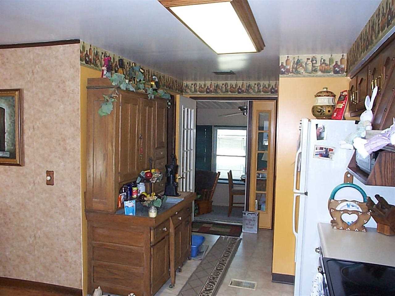 248 W Main St, Butler, IN 46721 photo 9
