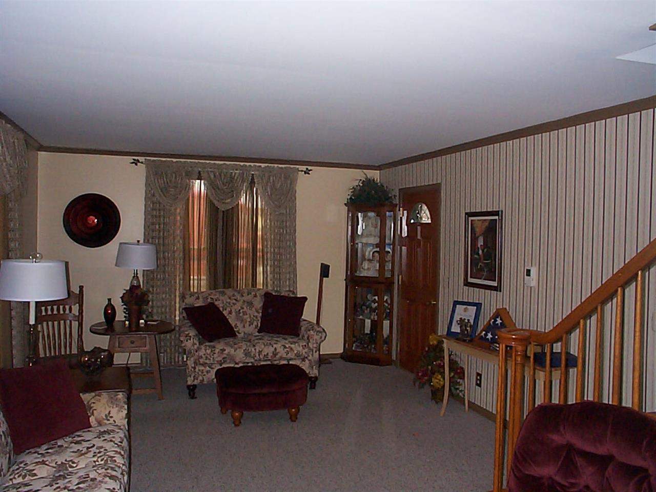 248 W Main St, Butler, IN 46721 photo 4