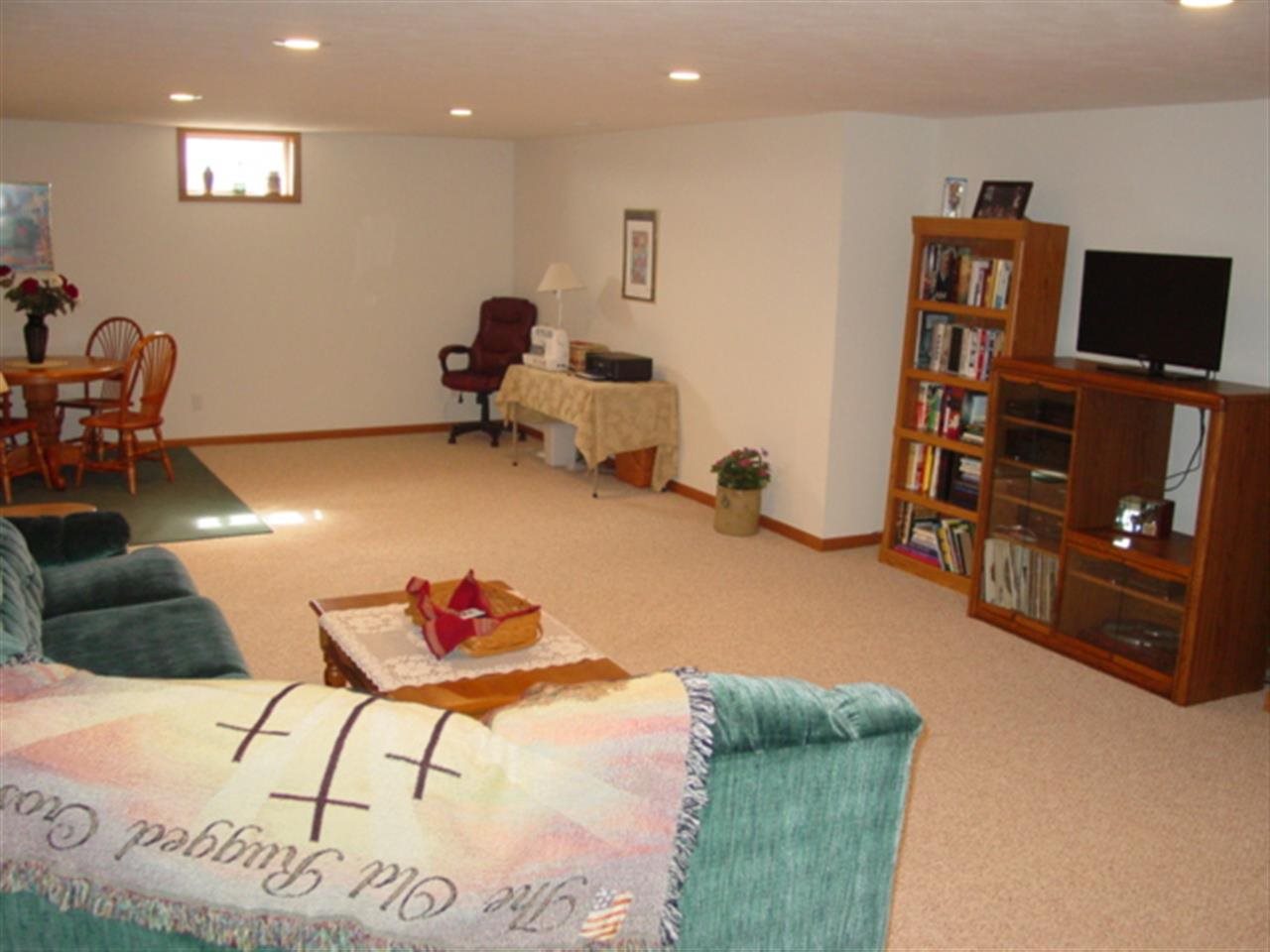 3340 N Royal Oak Ct, Warsaw, IN 46582 photo 19