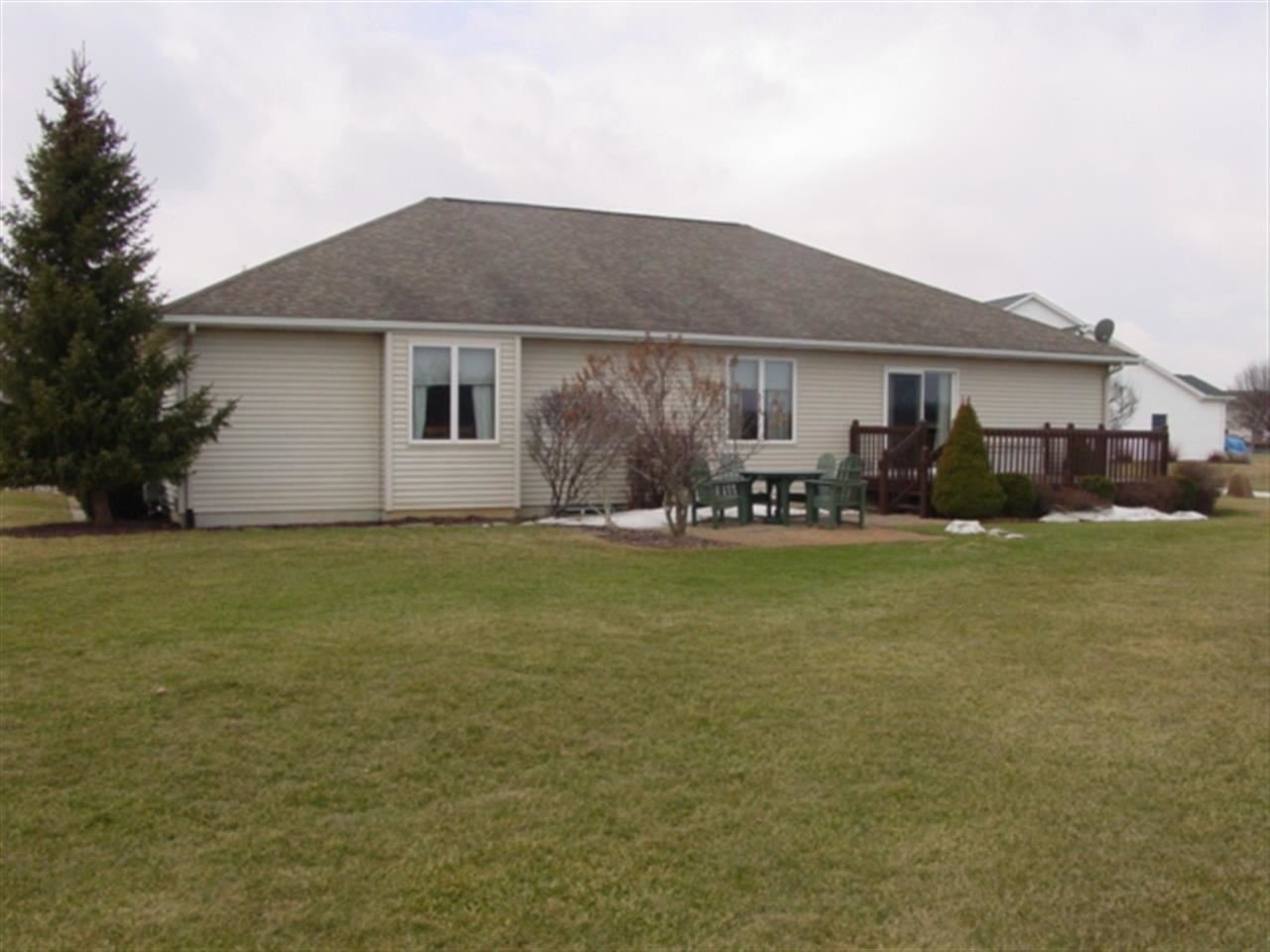 3340 N Royal Oak Ct, Warsaw, IN 46582 photo 2