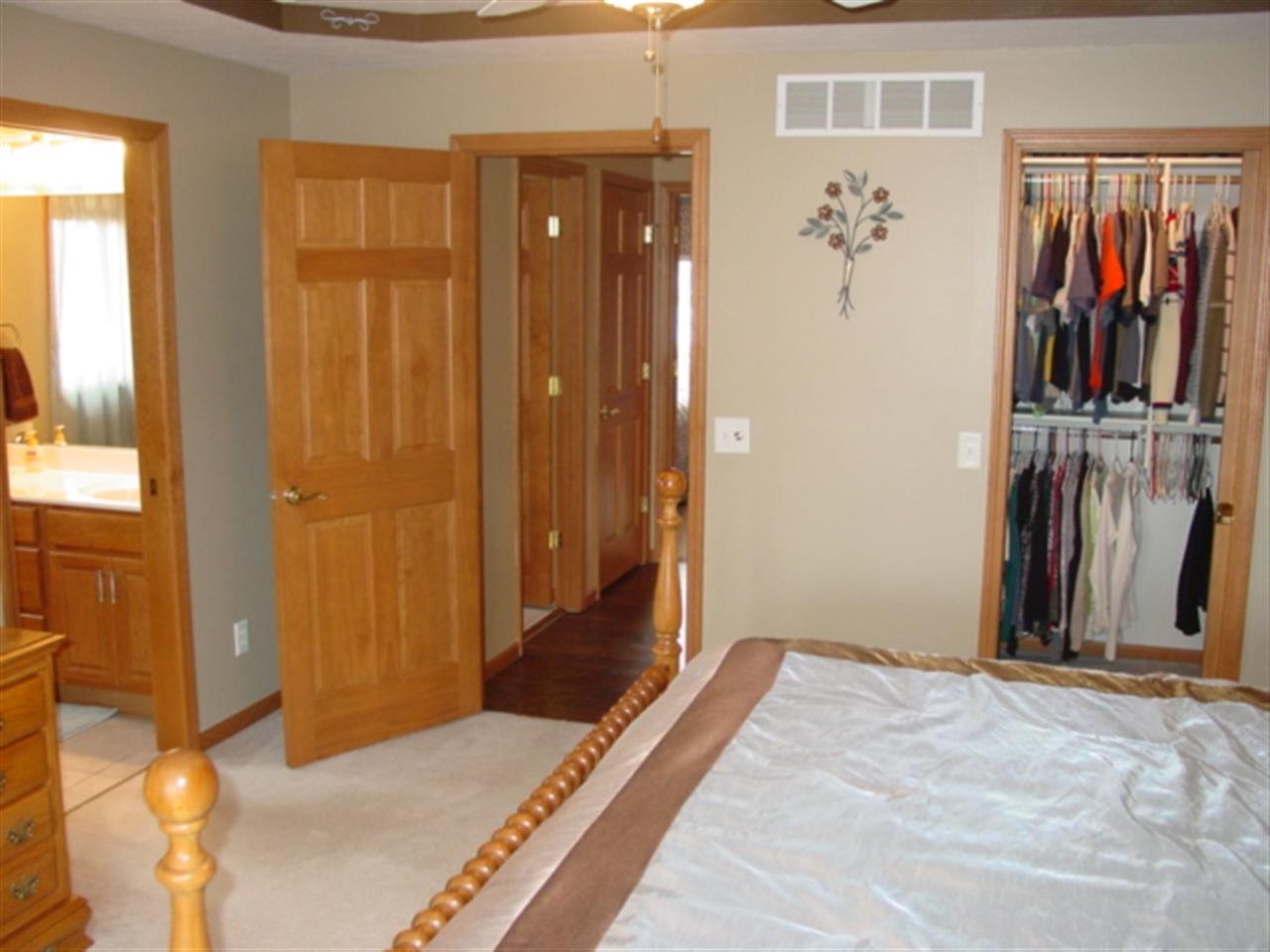 3340 N Royal Oak Ct, Warsaw, IN 46582 photo 14