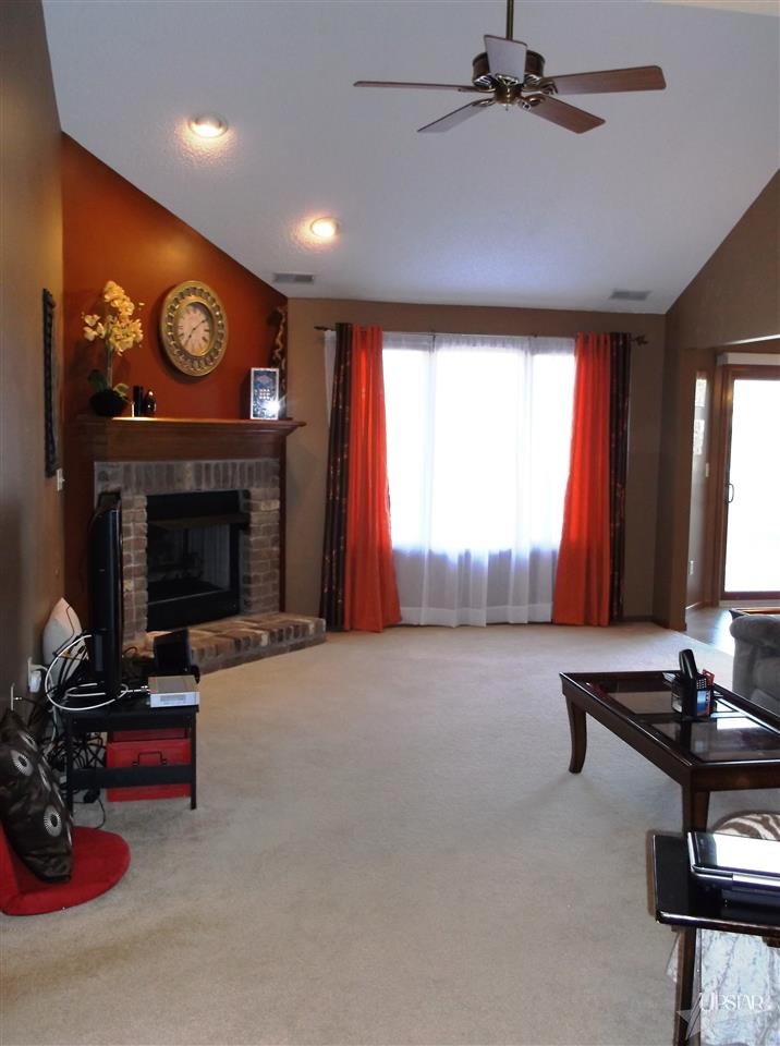 12310 Tumblebrook Ln, Fort Wayne, IN 46818 photo 9