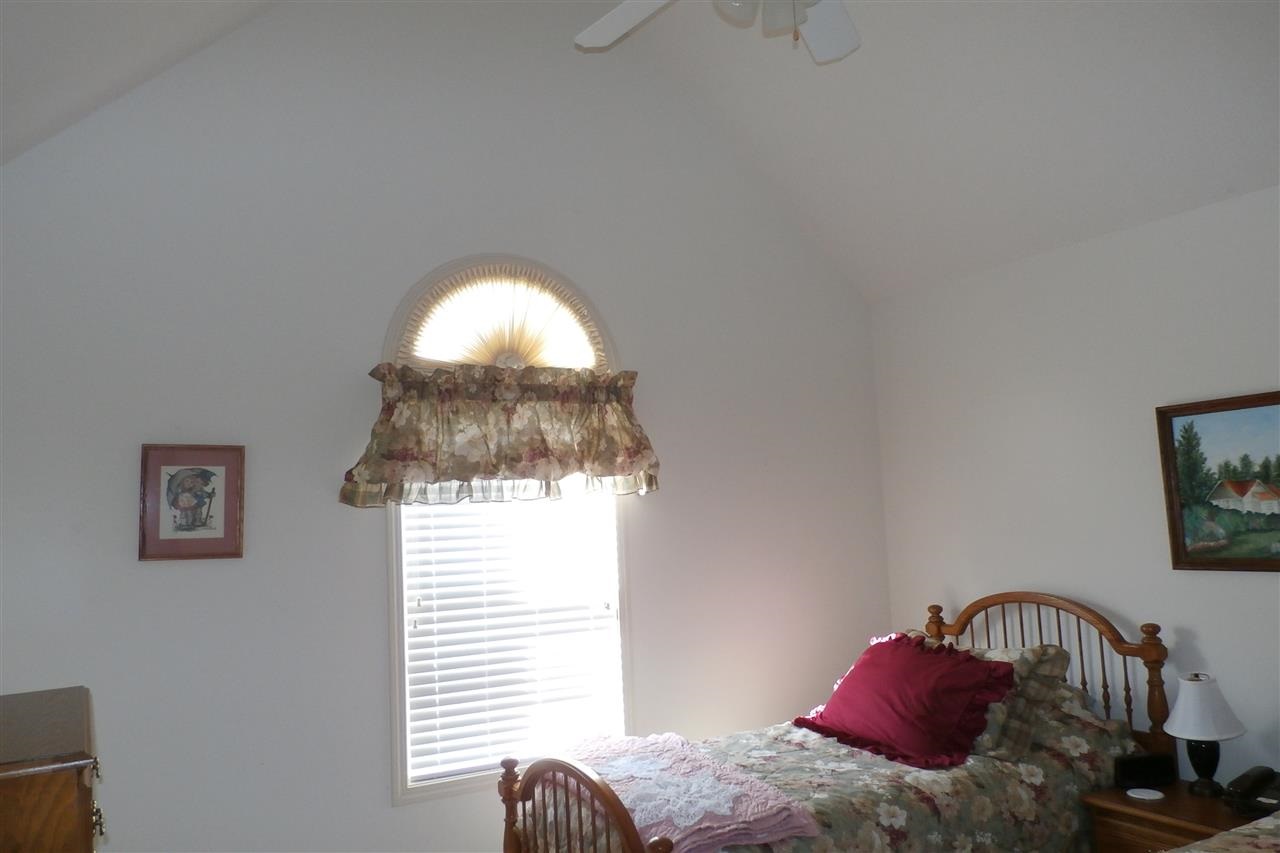 708 Imperial Dr, Evansville, IN 47711 photo 9