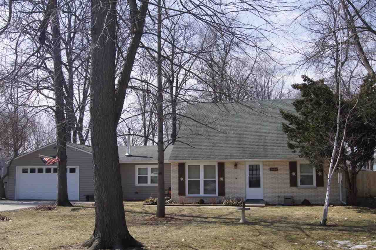 3681 N Greenwood Dr, Warsaw, IN 46582 photo 1