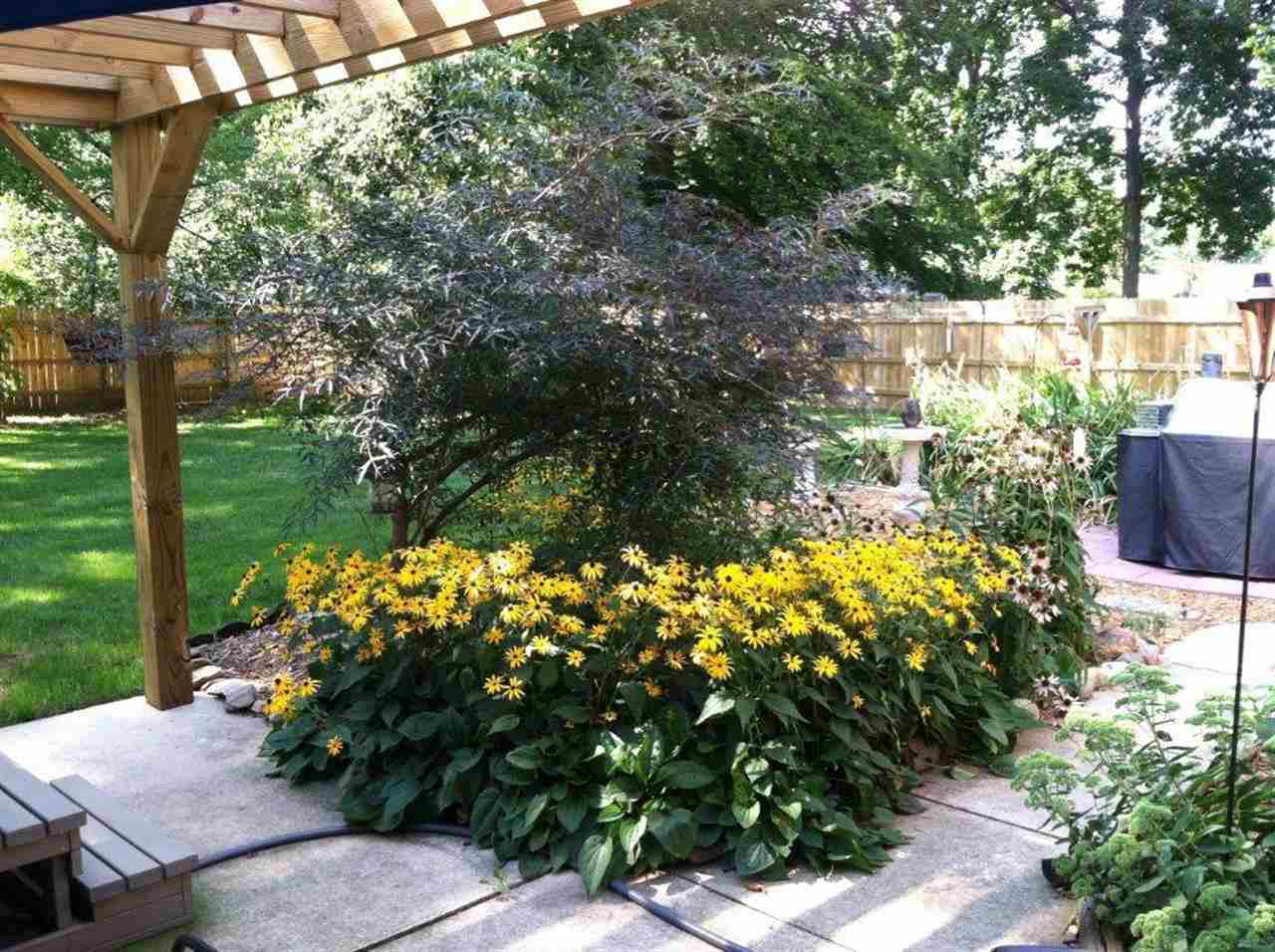 3681 N Greenwood Dr, Warsaw, IN 46582 photo 12